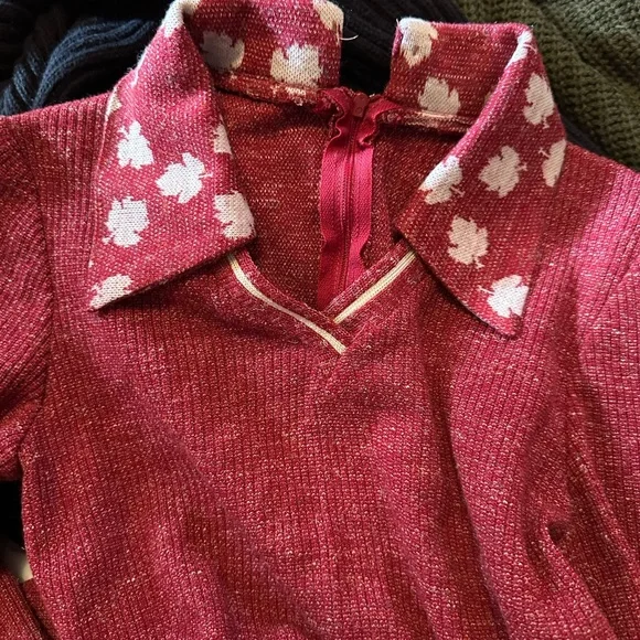 Vintage 1970s Red Knit Sweater with leaf Collar - Picture 8 of 10